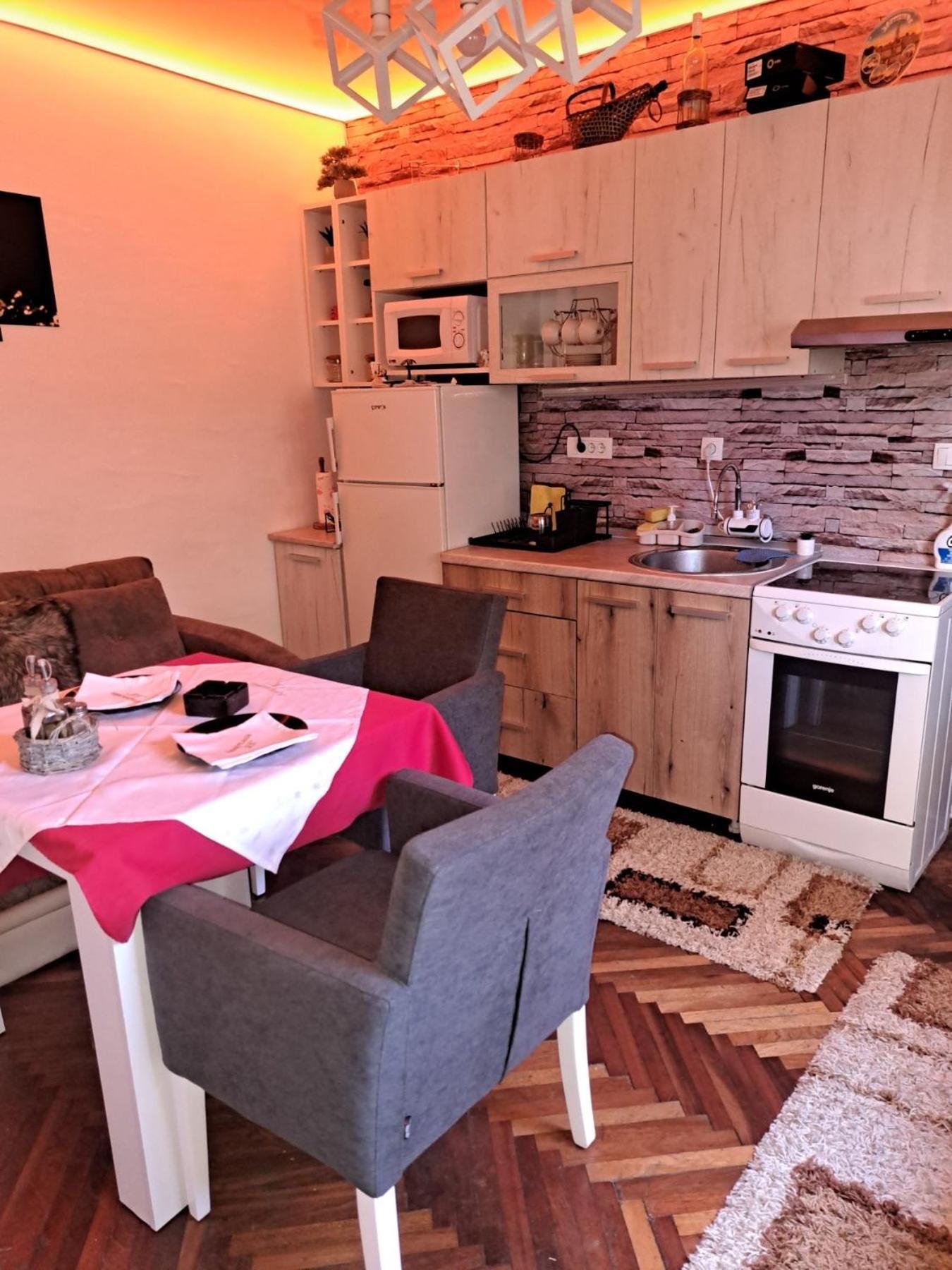 Apartman En Dusanovac 외부 사진