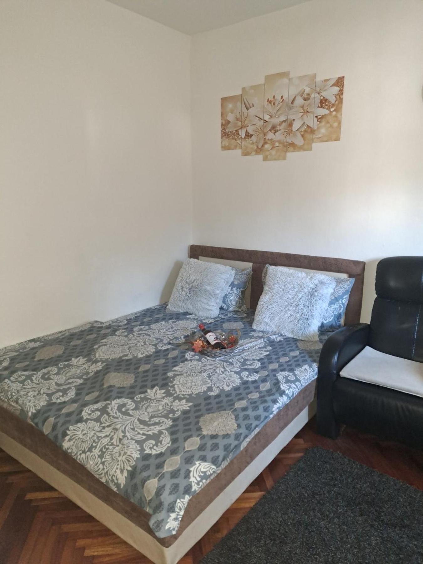 Apartman En Dusanovac 외부 사진